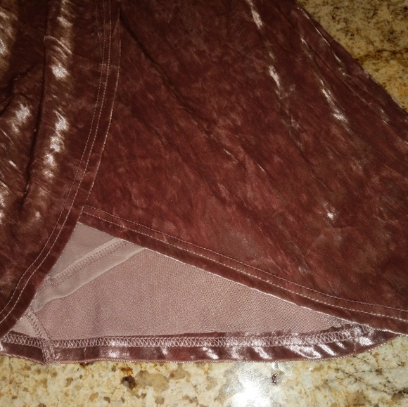 Pink velvet dress - Picture 1 of 3